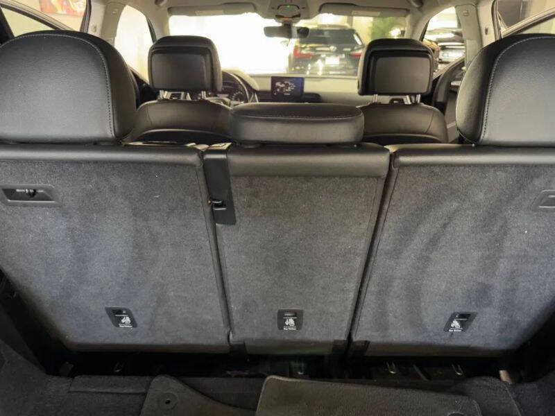 Vehicle image 47 of 58