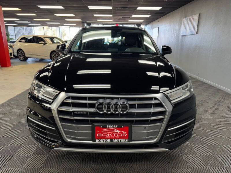 Vehicle image 4 of 58