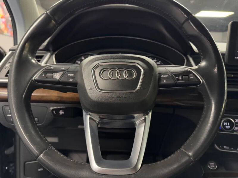 Vehicle image 22 of 58