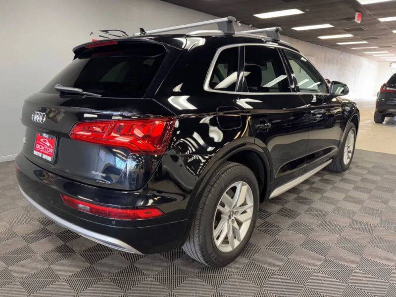 Vehicle image 11 of 58