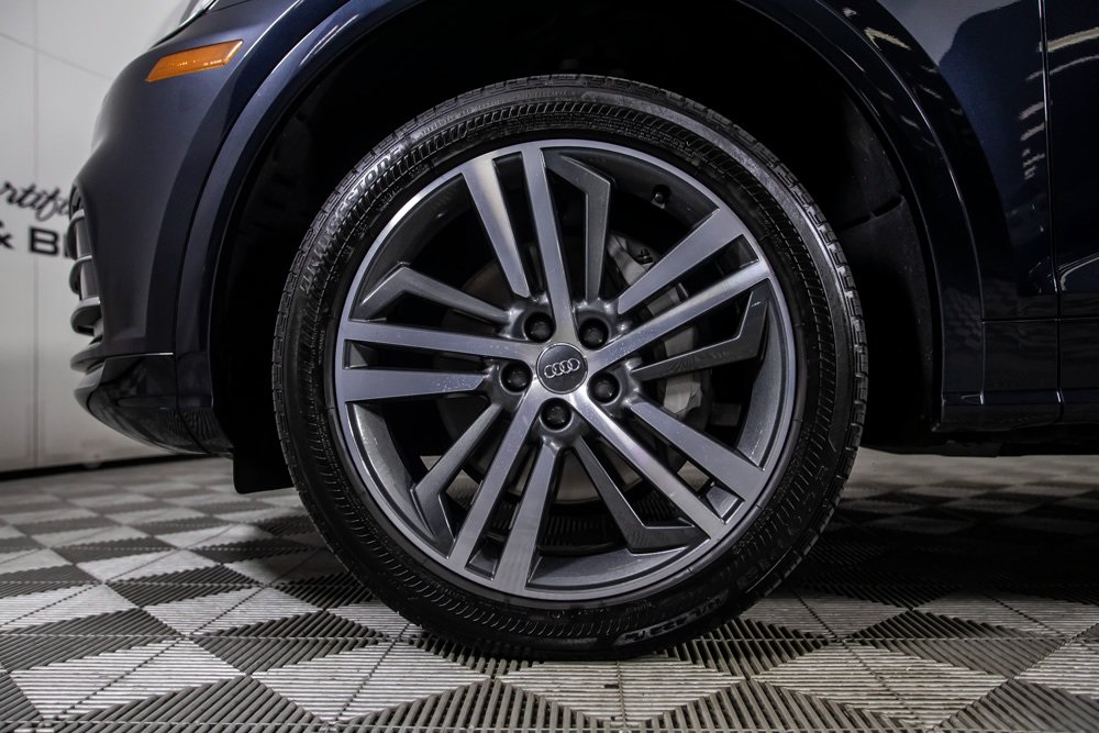 Vehicle image 41 of 48