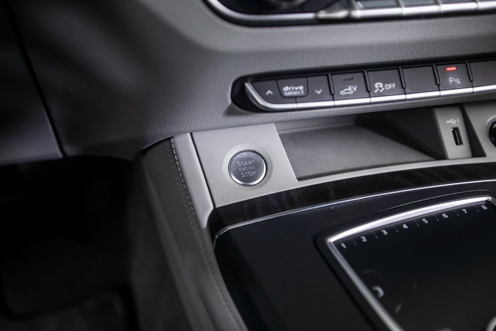 Vehicle image 36 of 48