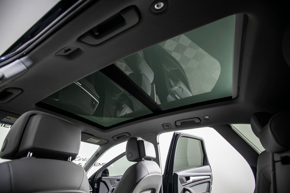 Vehicle image 23 of 48