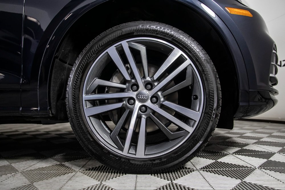 Vehicle image 42 of 48