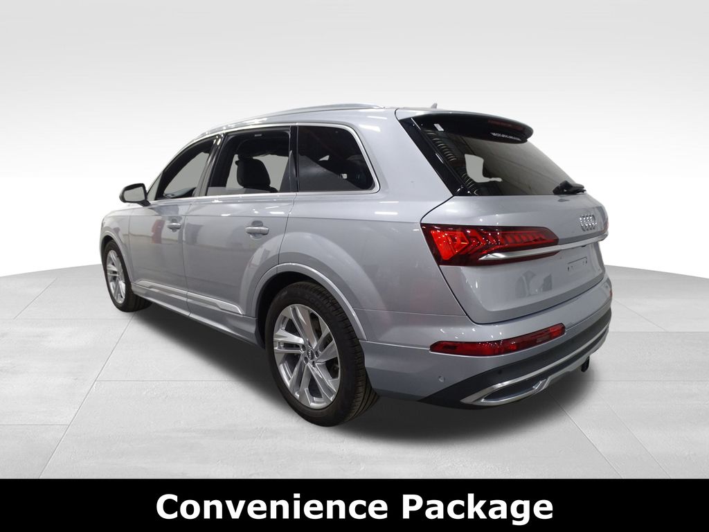 Vehicle image 4 of 43