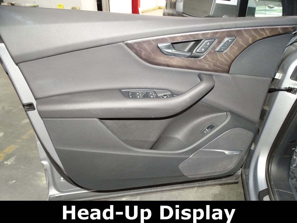 Vehicle image 13 of 43
