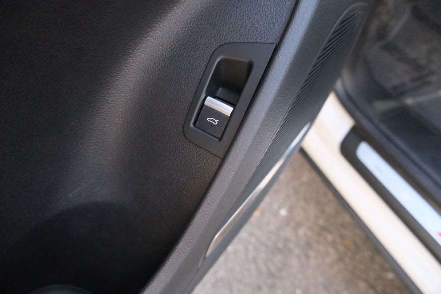 Vehicle image 19 of 45