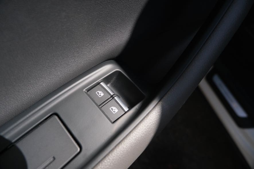 Vehicle image 23 of 45