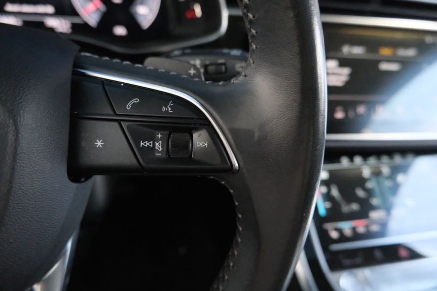 Vehicle image 41 of 45