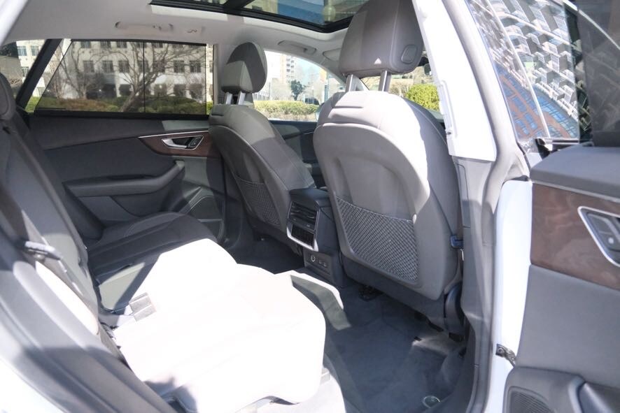 Vehicle image 24 of 45