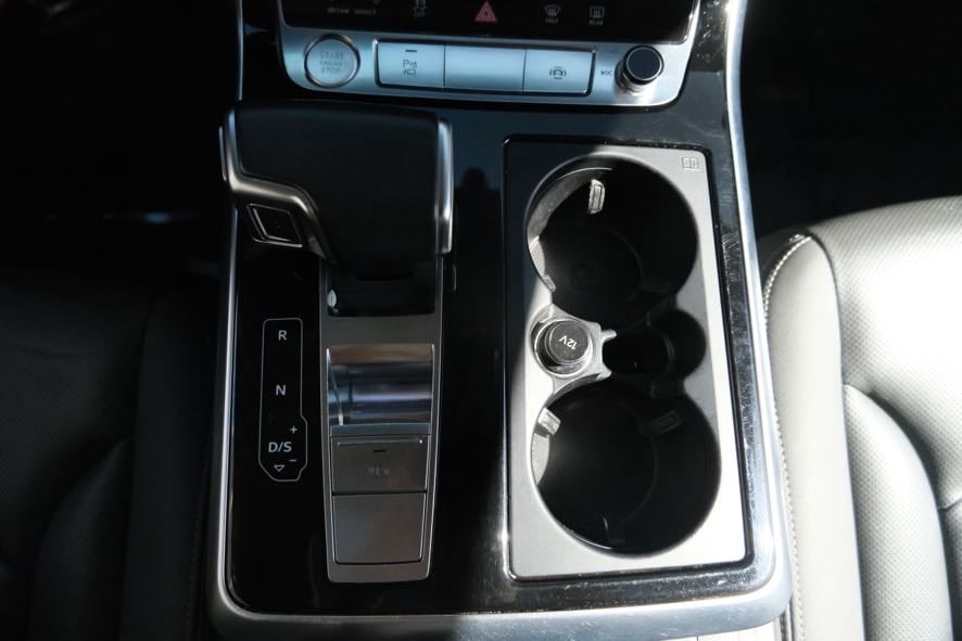 Vehicle image 33 of 45