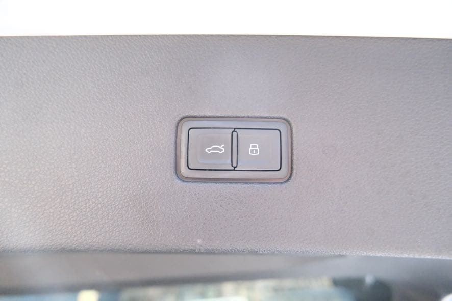 Vehicle image 11 of 45