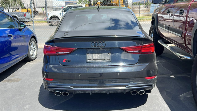 Vehicle image 3 of 3