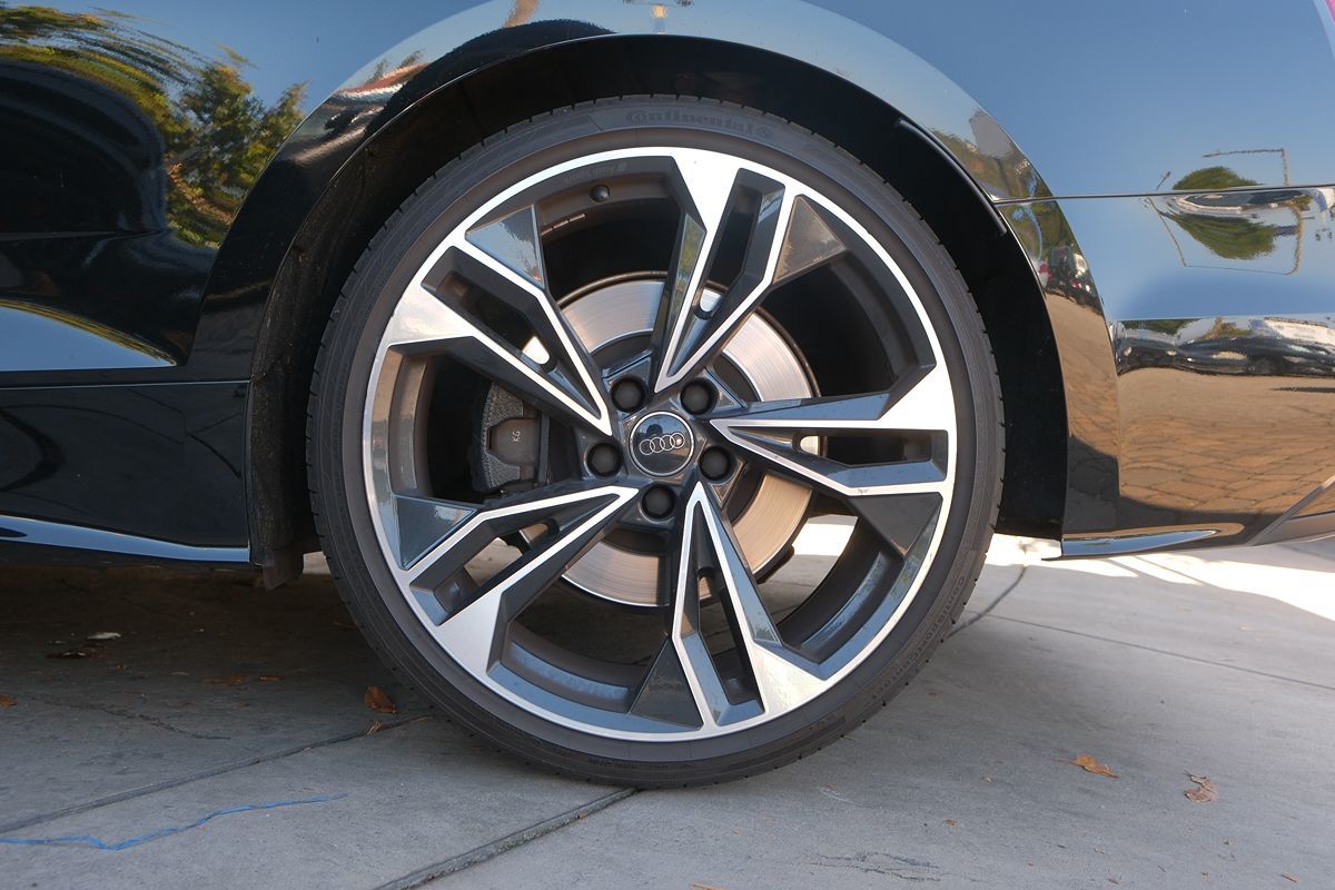 Vehicle image 10 of 51