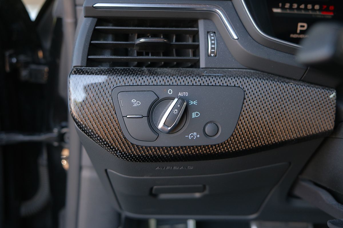 Vehicle image 36 of 51