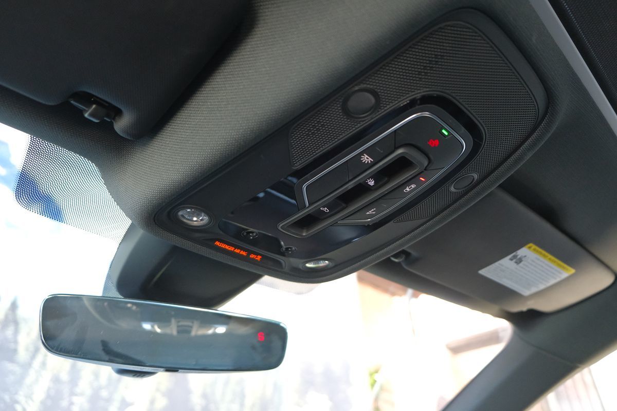 Vehicle image 48 of 51