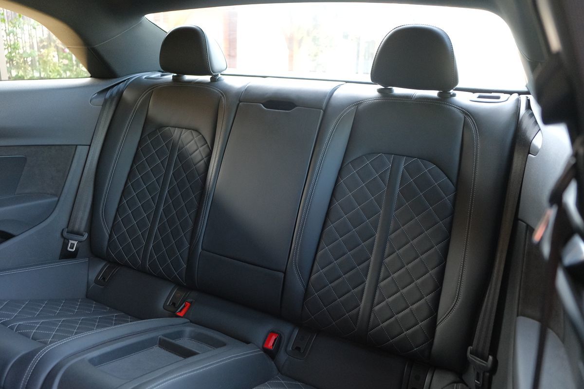 Vehicle image 15 of 51
