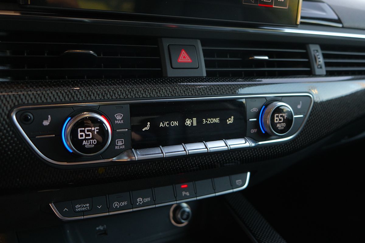 Vehicle image 46 of 51