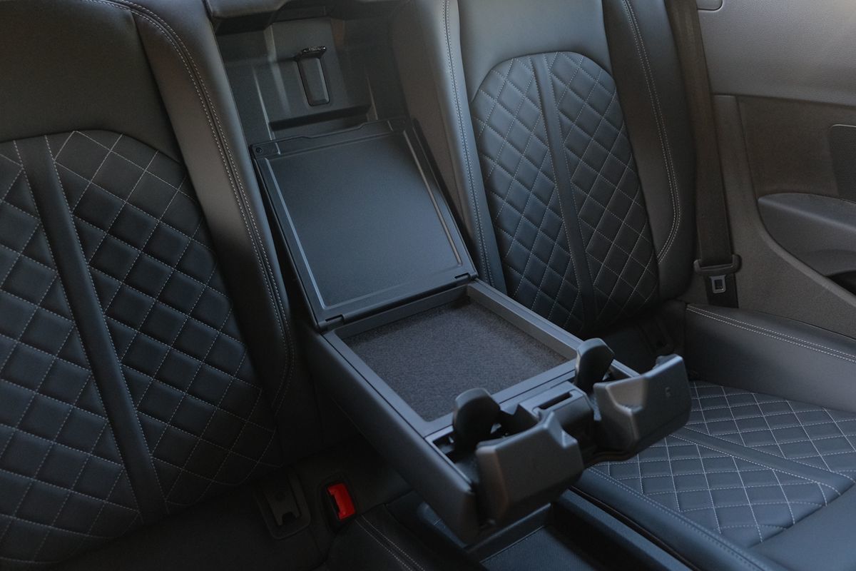 Vehicle image 16 of 51
