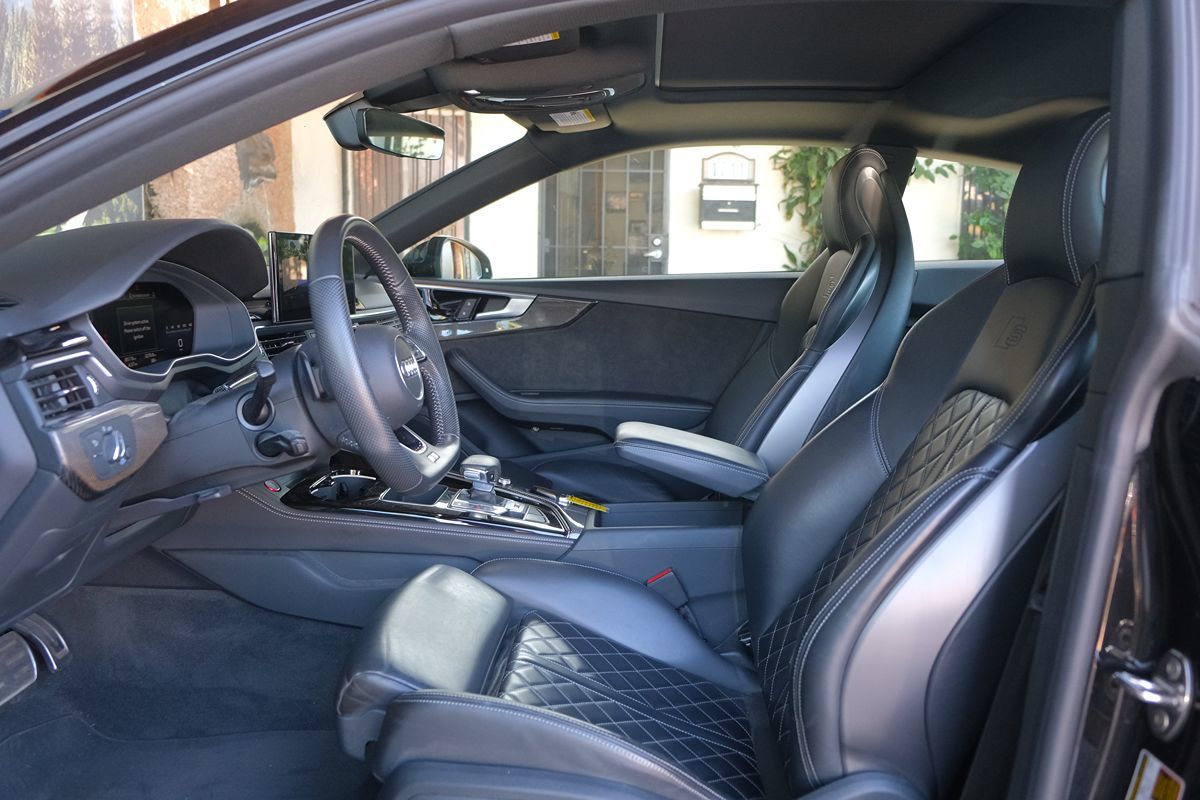 Vehicle image 18 of 51