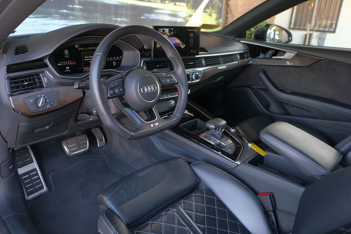 Vehicle image 21 of 51