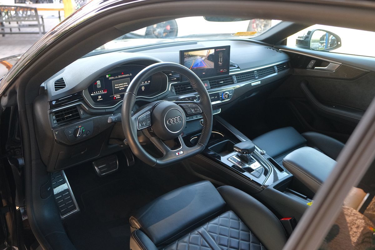Vehicle image 19 of 51