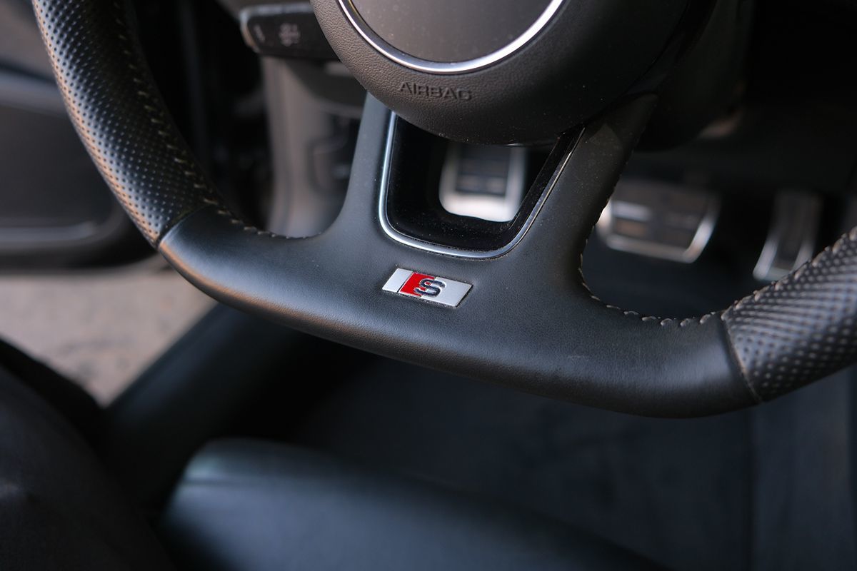 Vehicle image 41 of 51