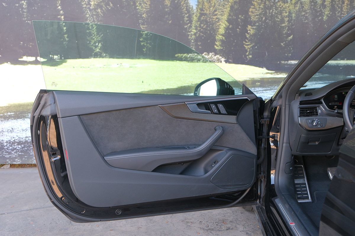 Vehicle image 24 of 51
