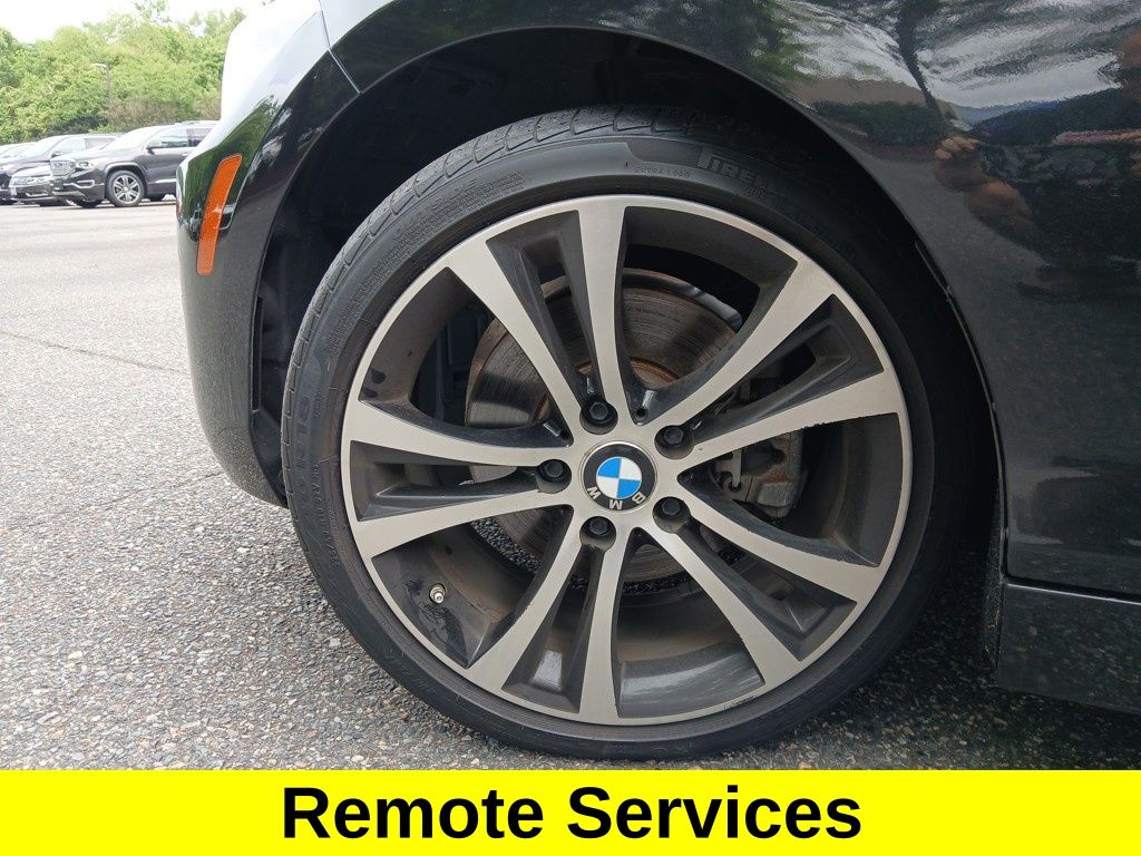 Vehicle image 10 of 30
