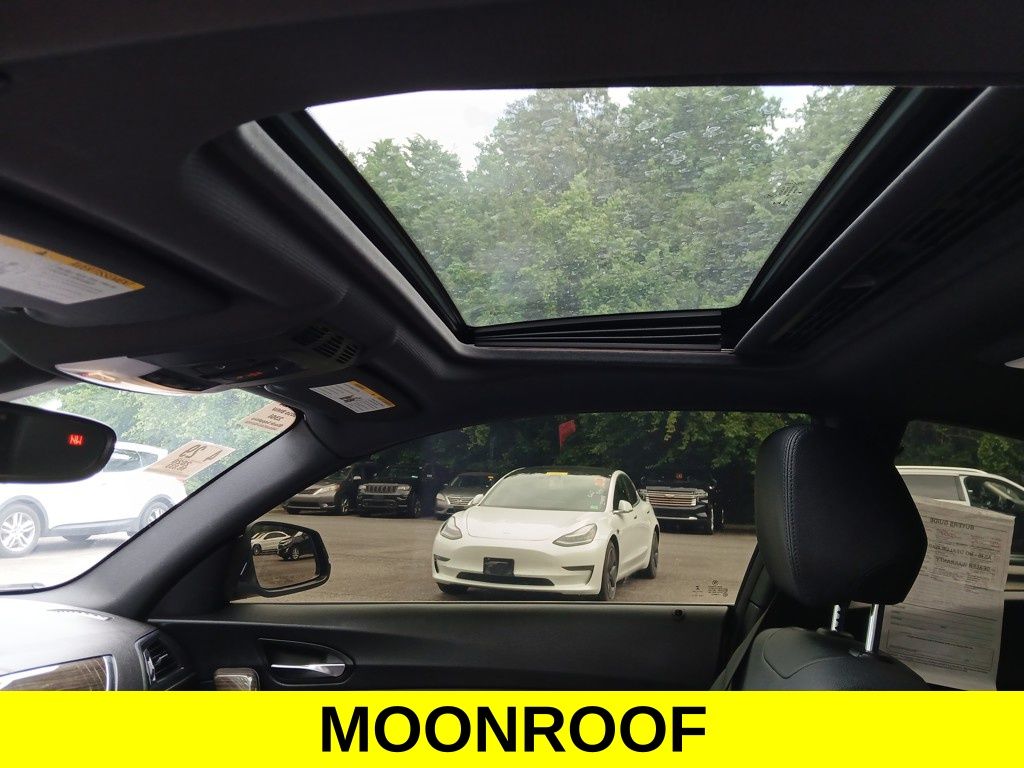 Vehicle image 23 of 30