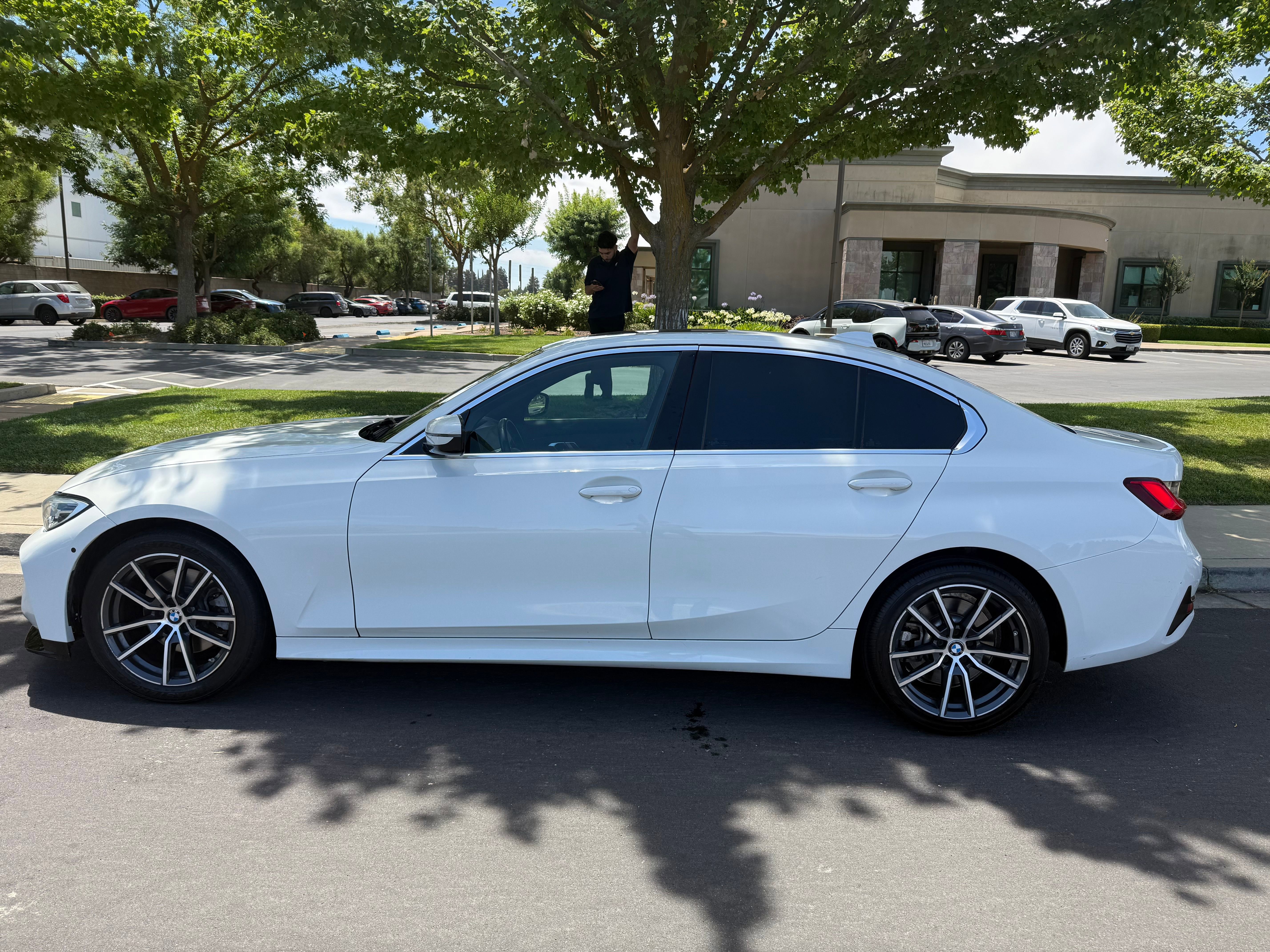 Vehicle image 5 of 21