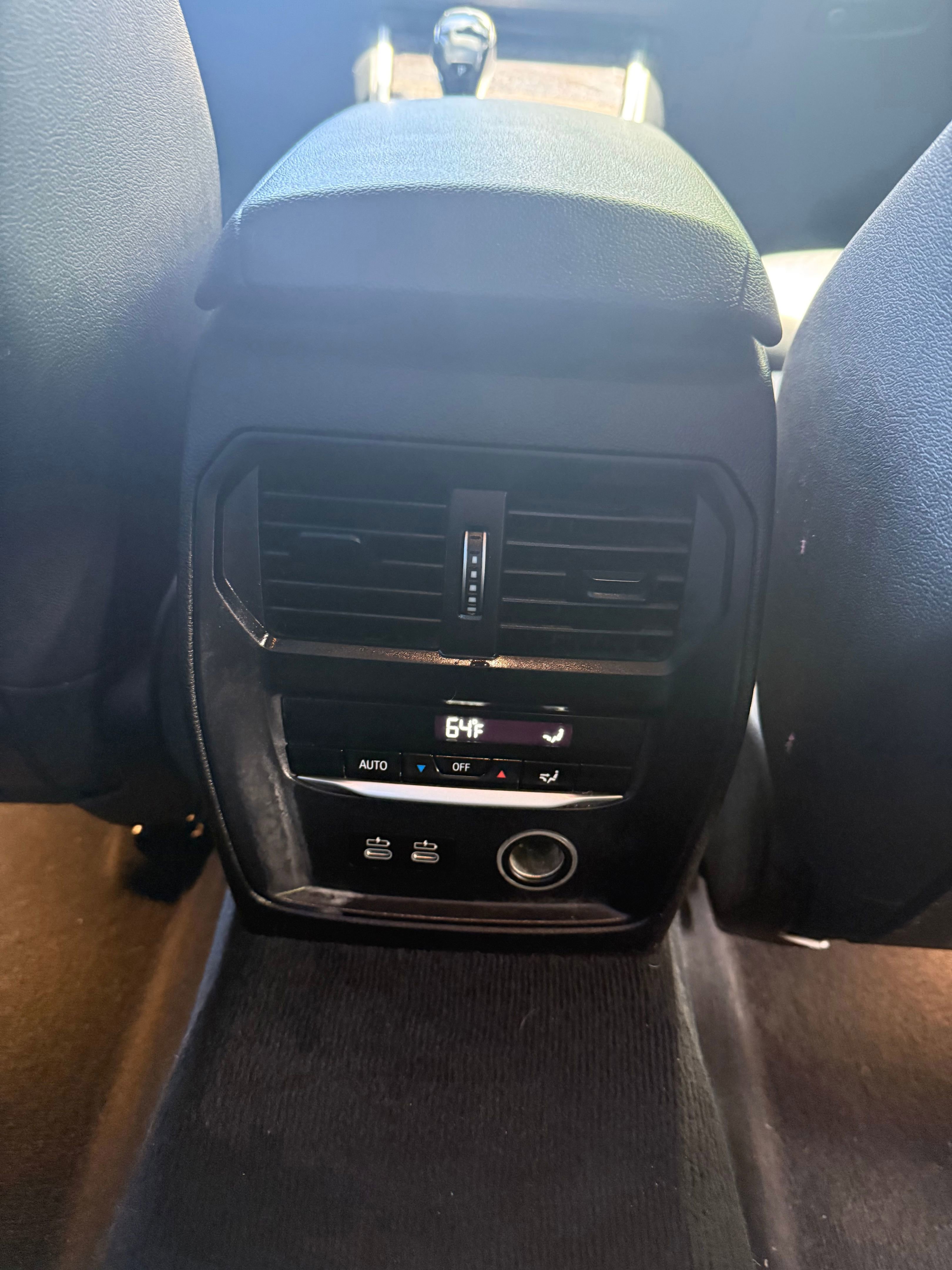 Vehicle image 17 of 21