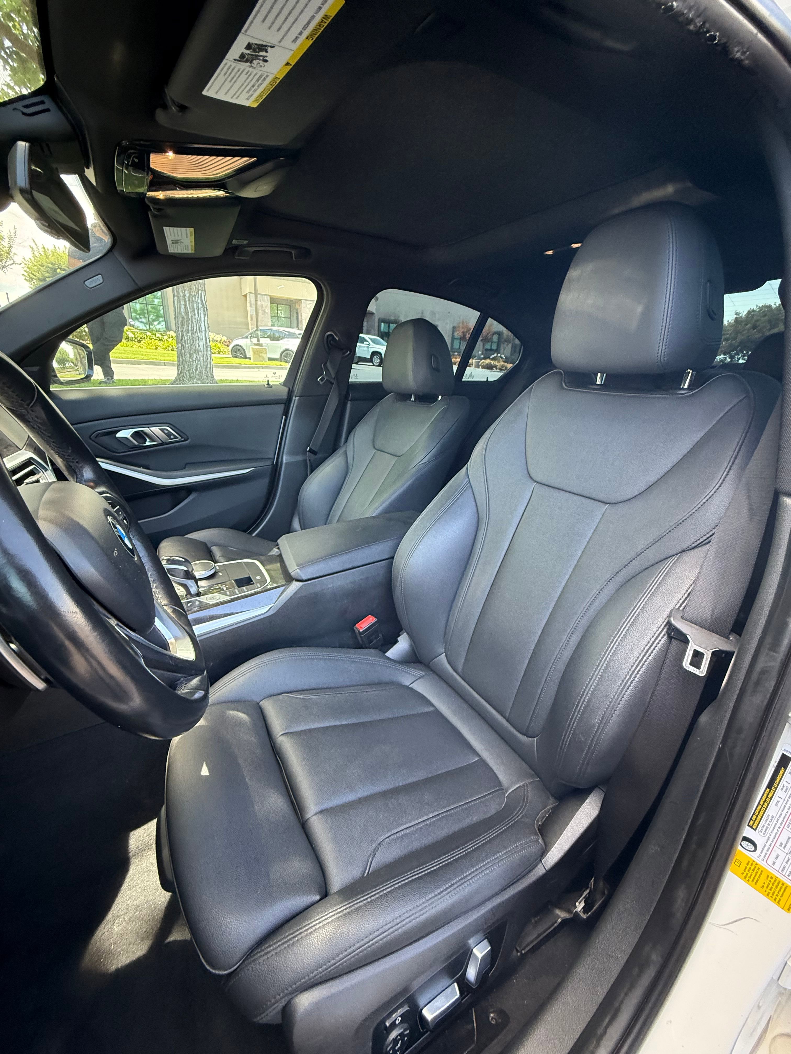 Vehicle image 20 of 21