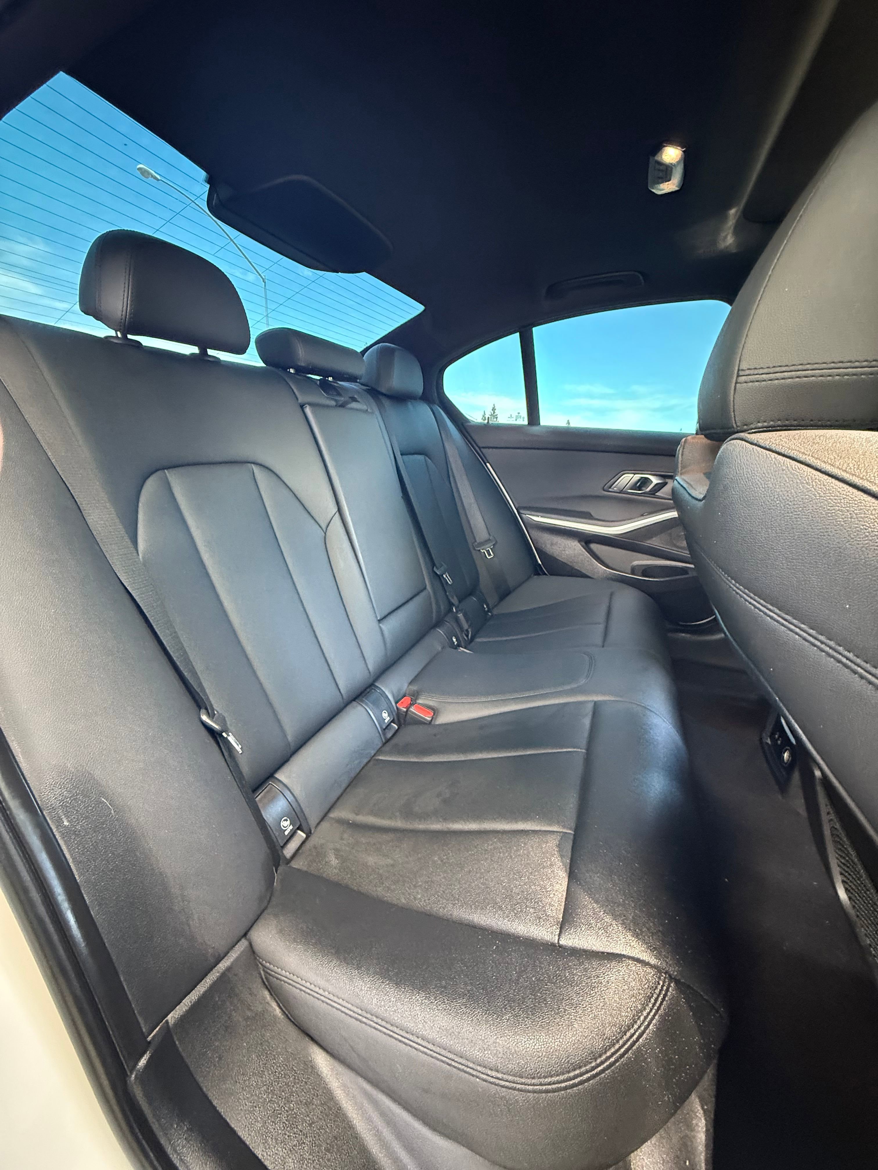 Vehicle image 7 of 21