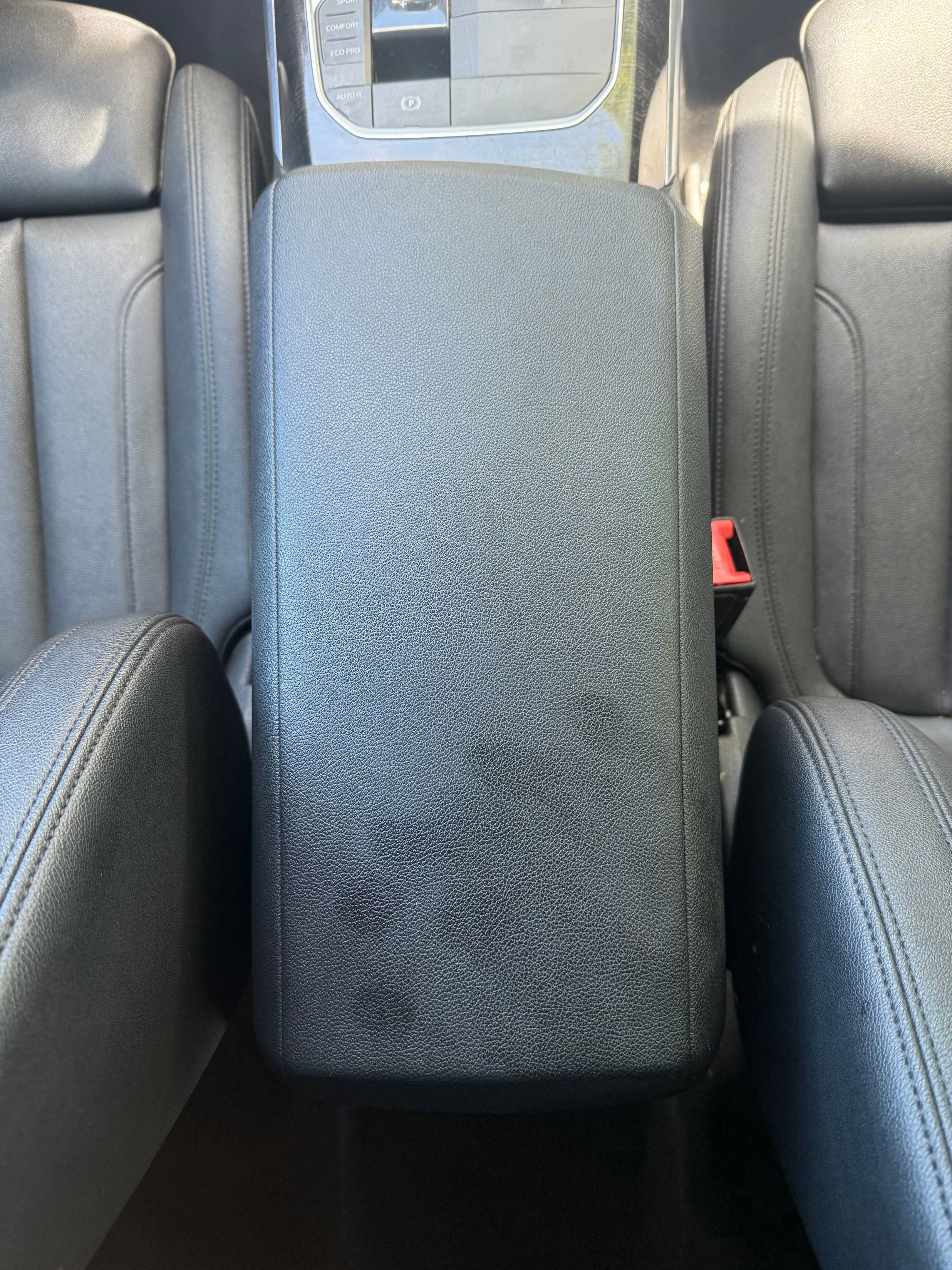 Vehicle image 10 of 21