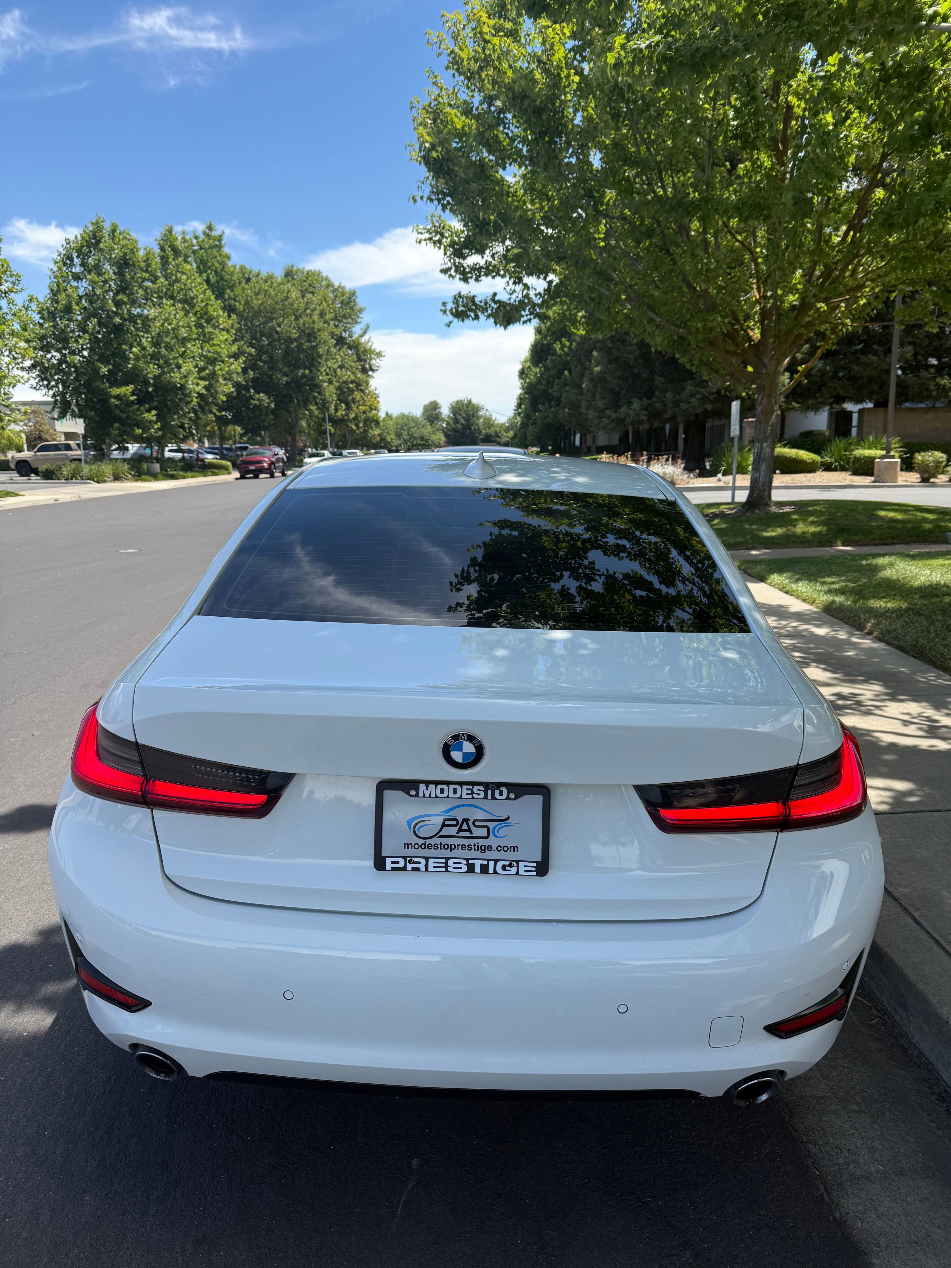 Vehicle image 4 of 21
