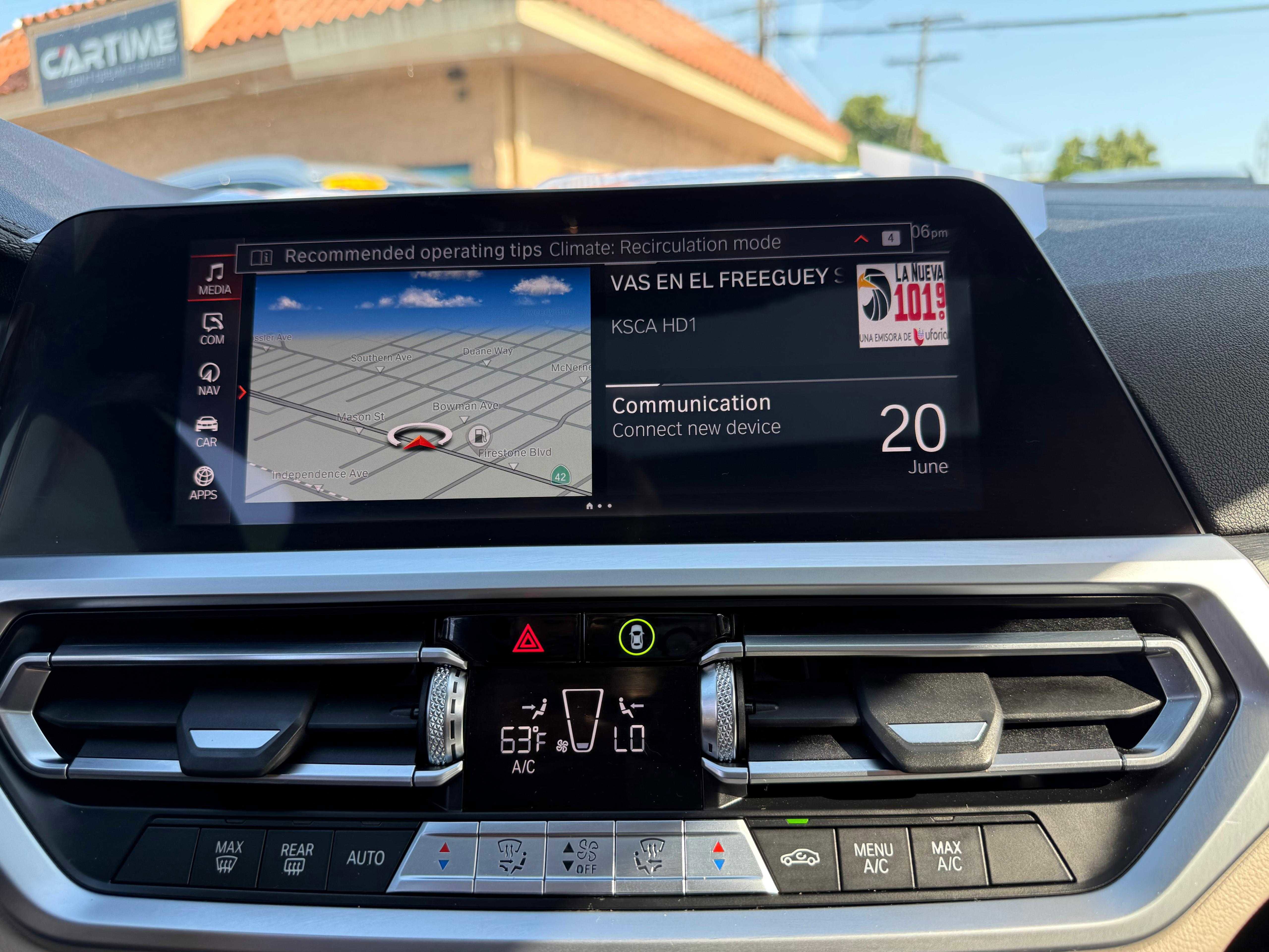 Vehicle image 36 of 63