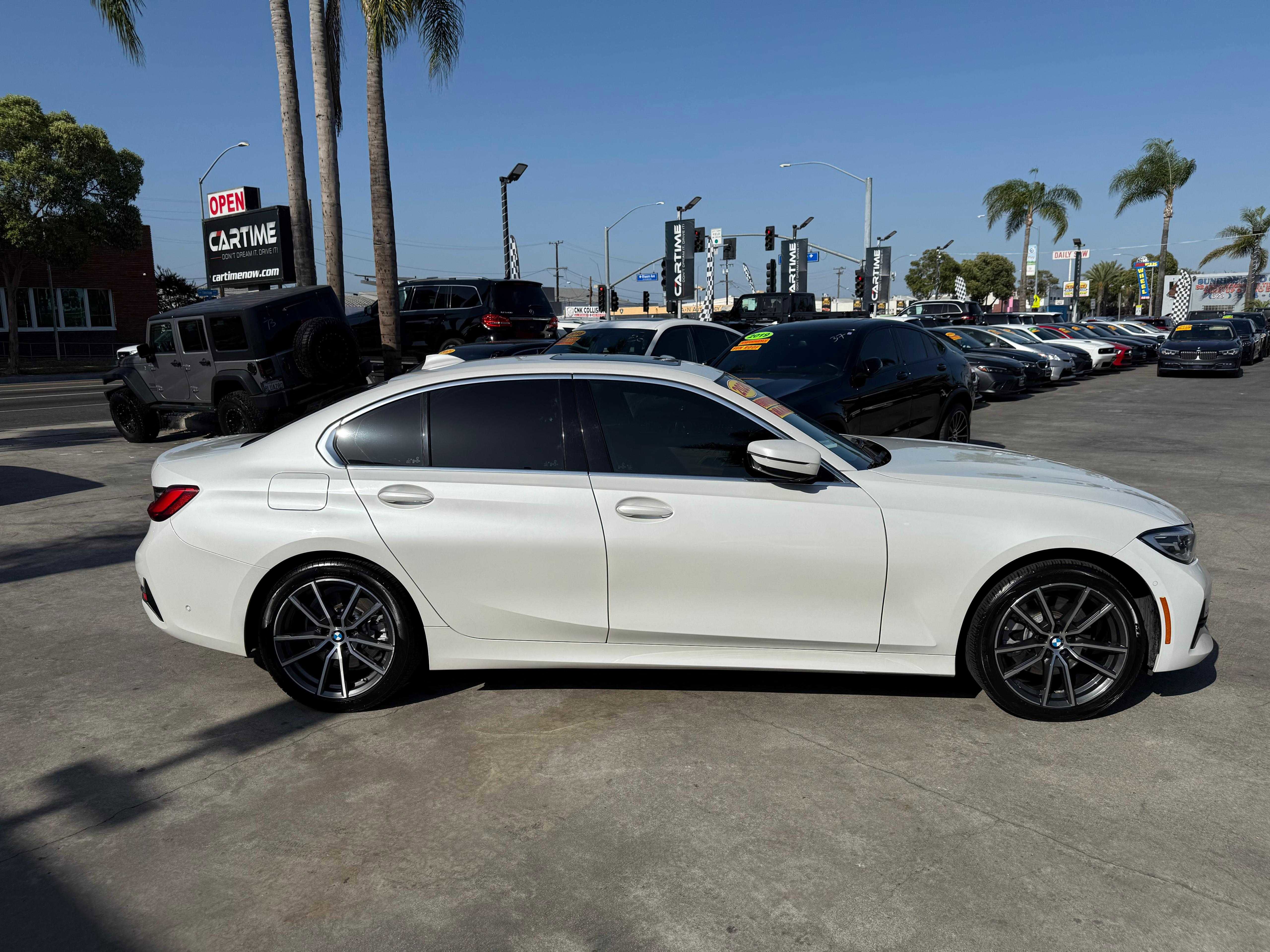Vehicle image 8 of 63