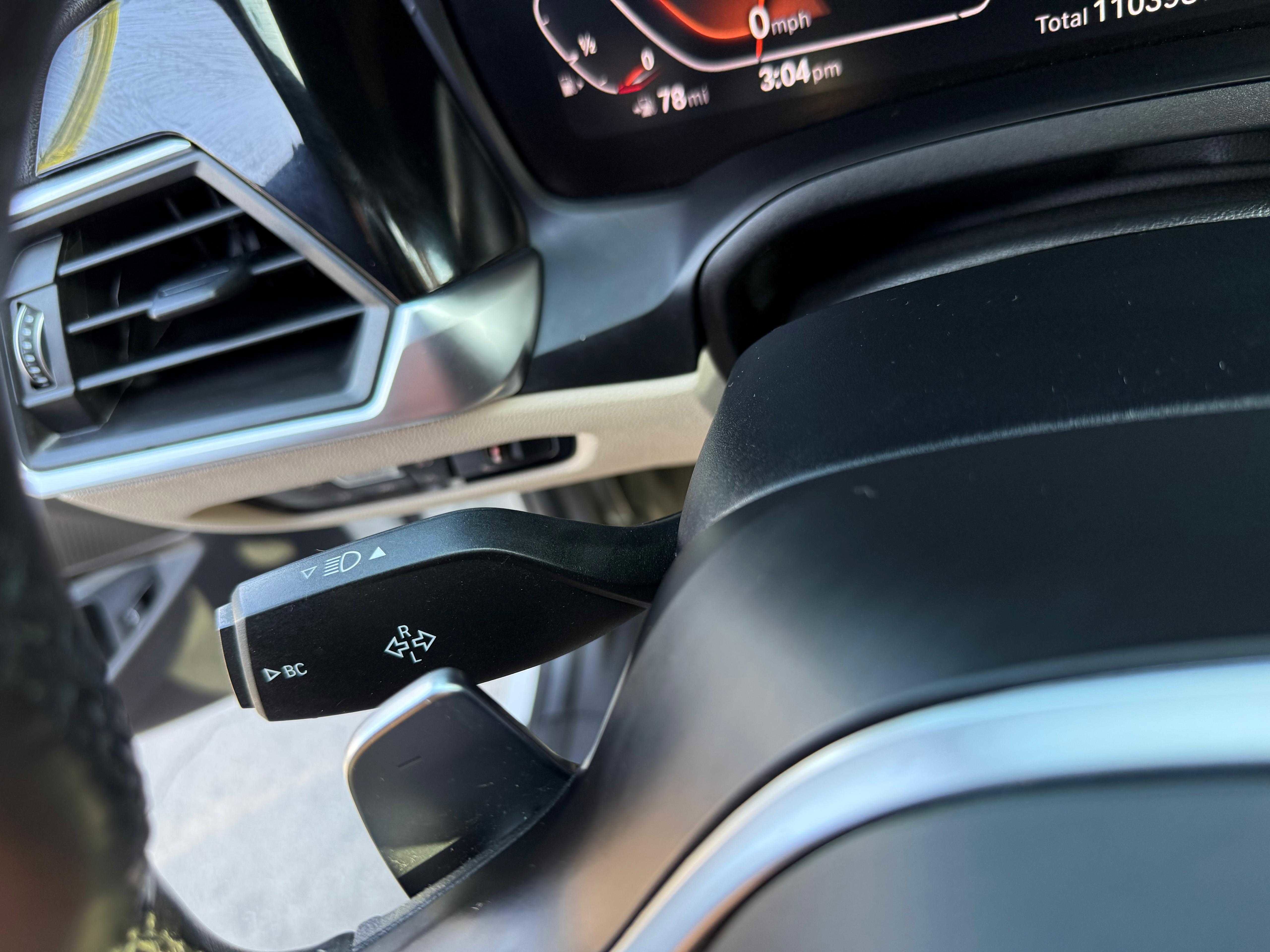 Vehicle image 33 of 63