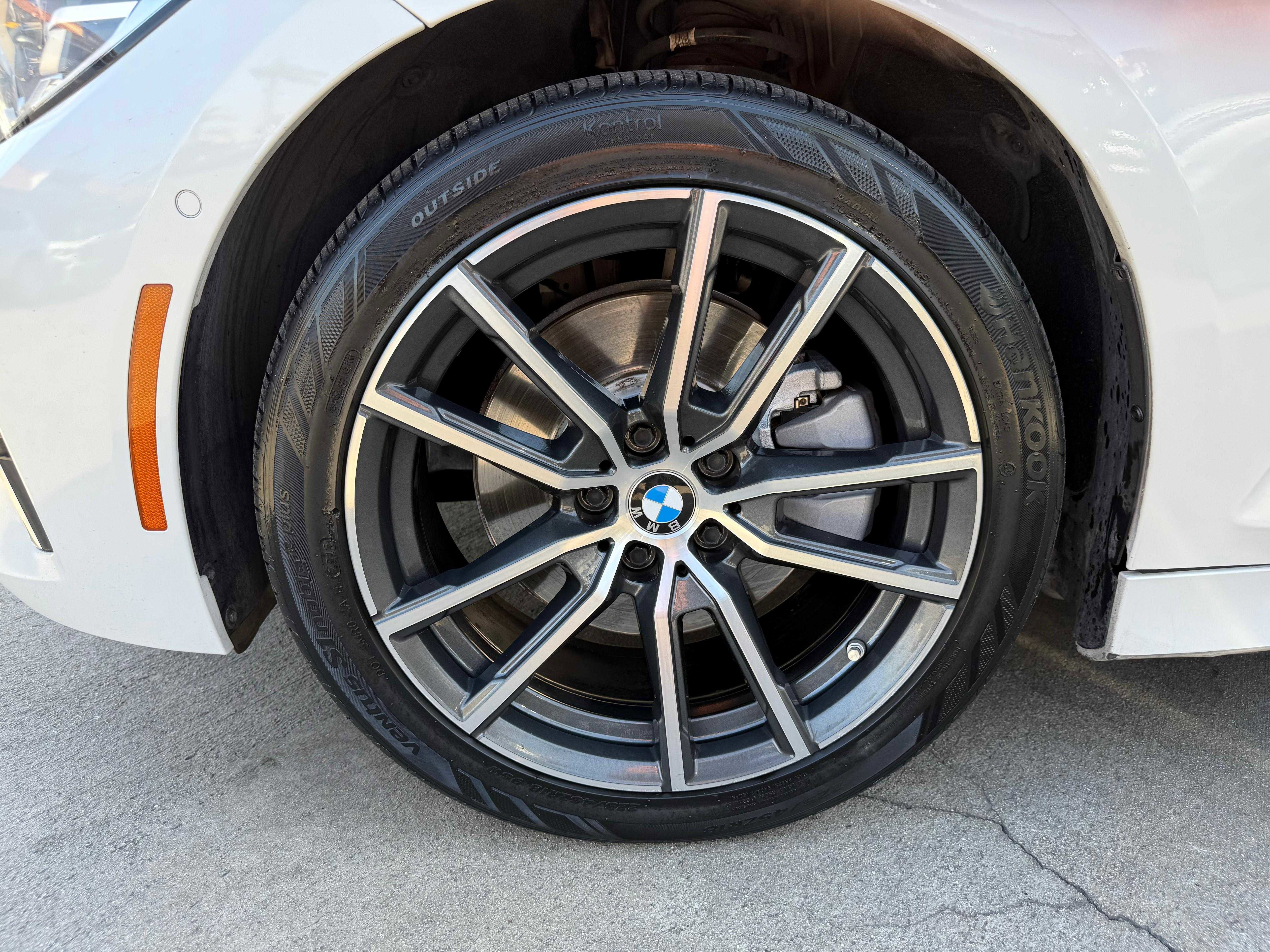 Vehicle image 14 of 63