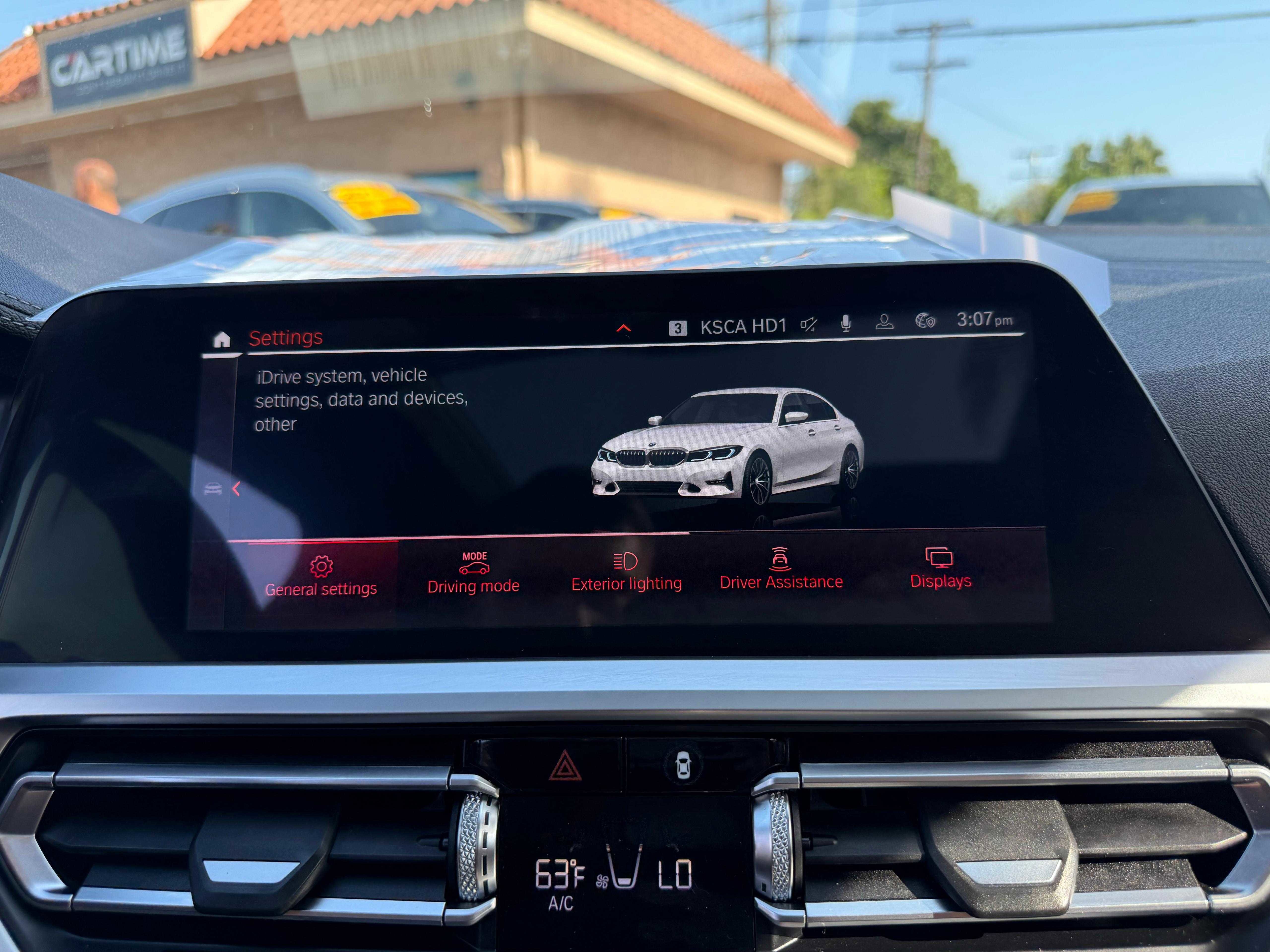 Vehicle image 40 of 63