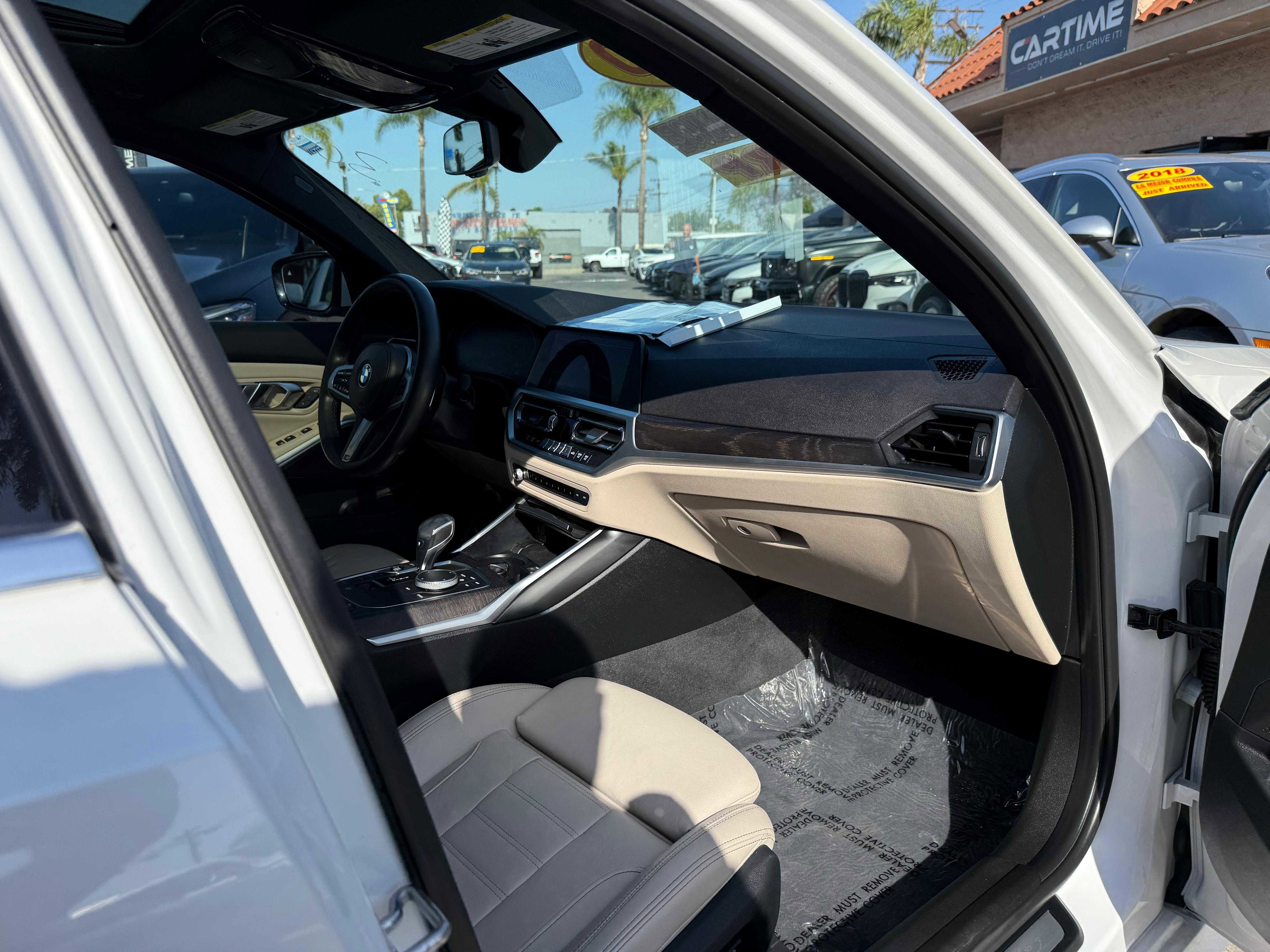 Vehicle image 26 of 63