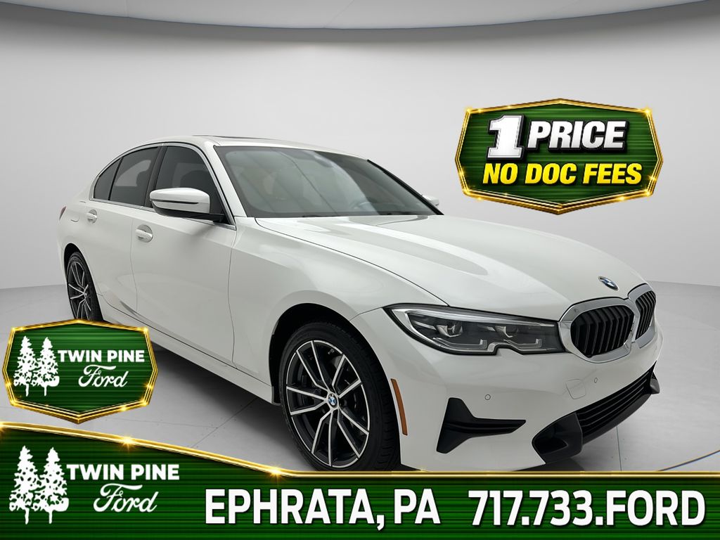 2020 BMW 3 Series 330i xDrive Image 2 of 25