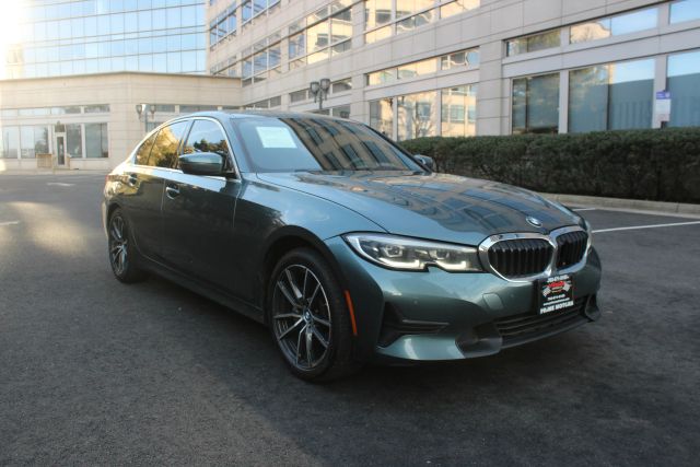 2020 BMW 3 Series 330i xDrive Image 1 of 30