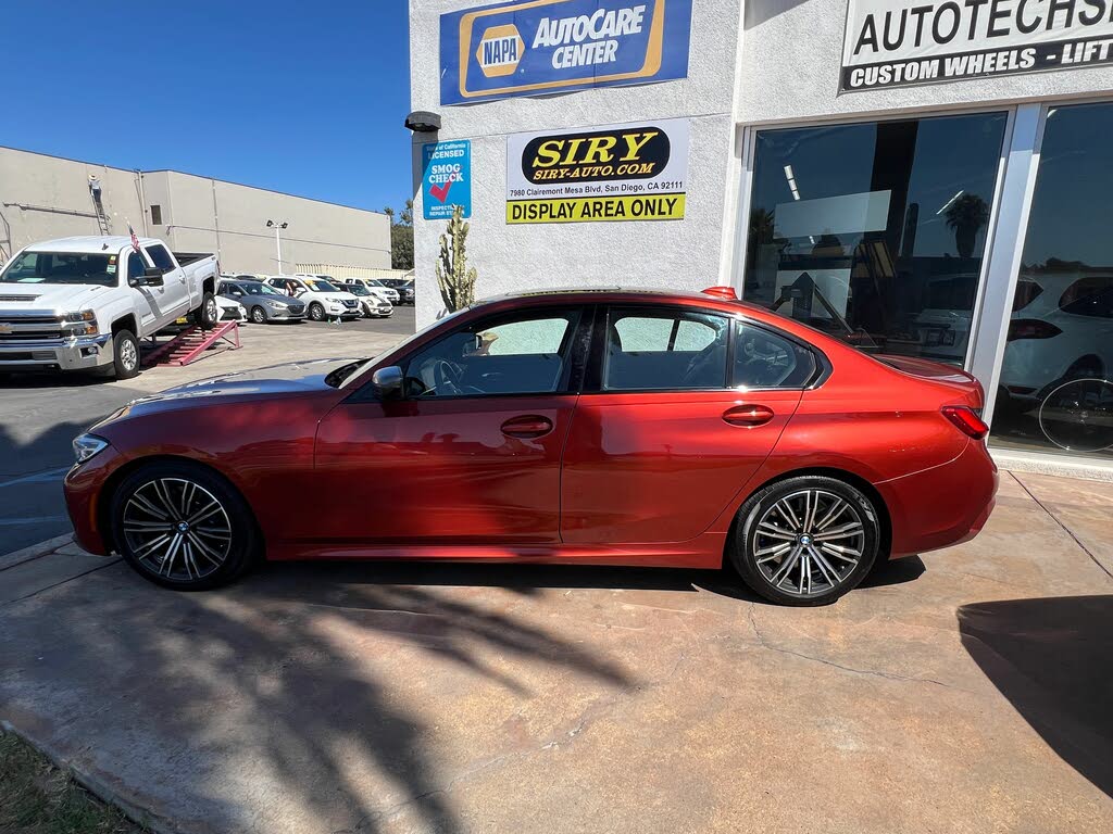 Vehicle image 10 of 21