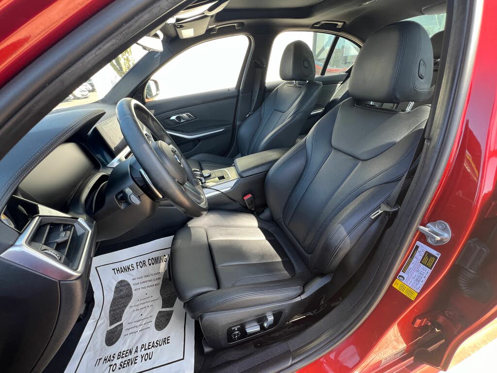 Vehicle image 12 of 21