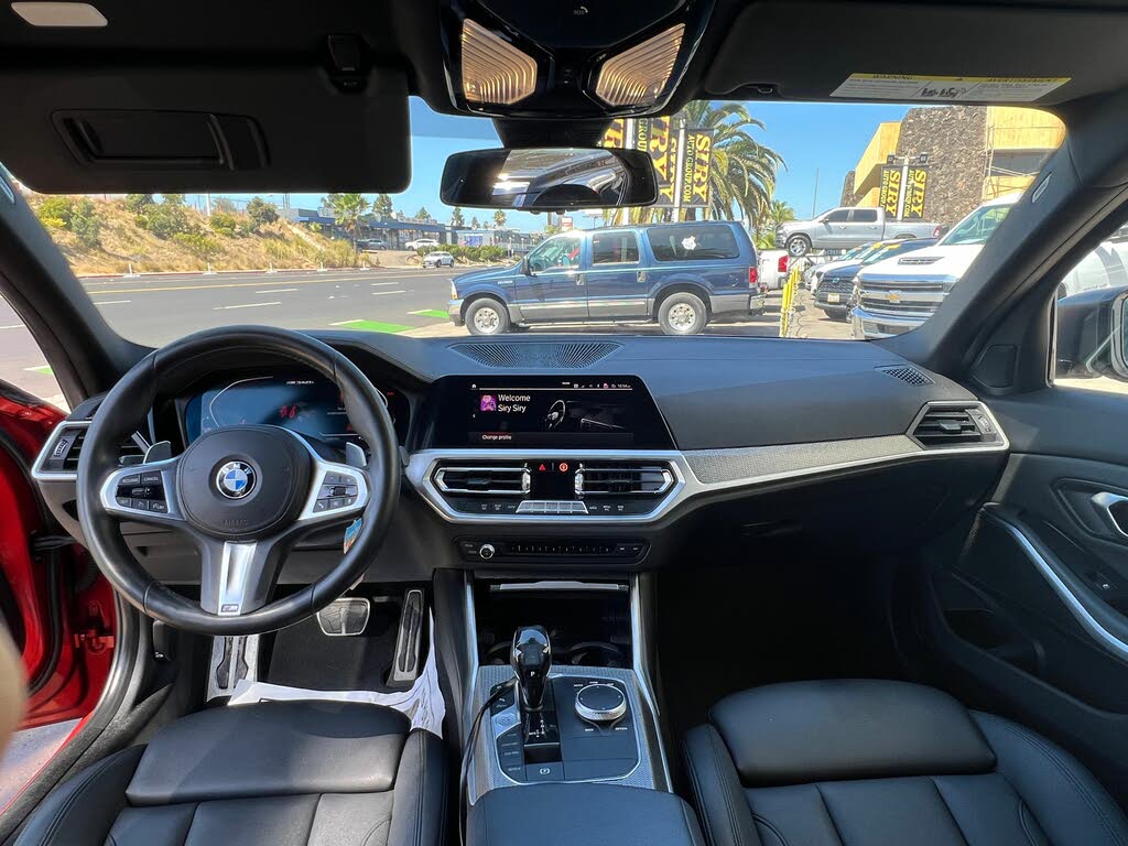 Vehicle image 13 of 21