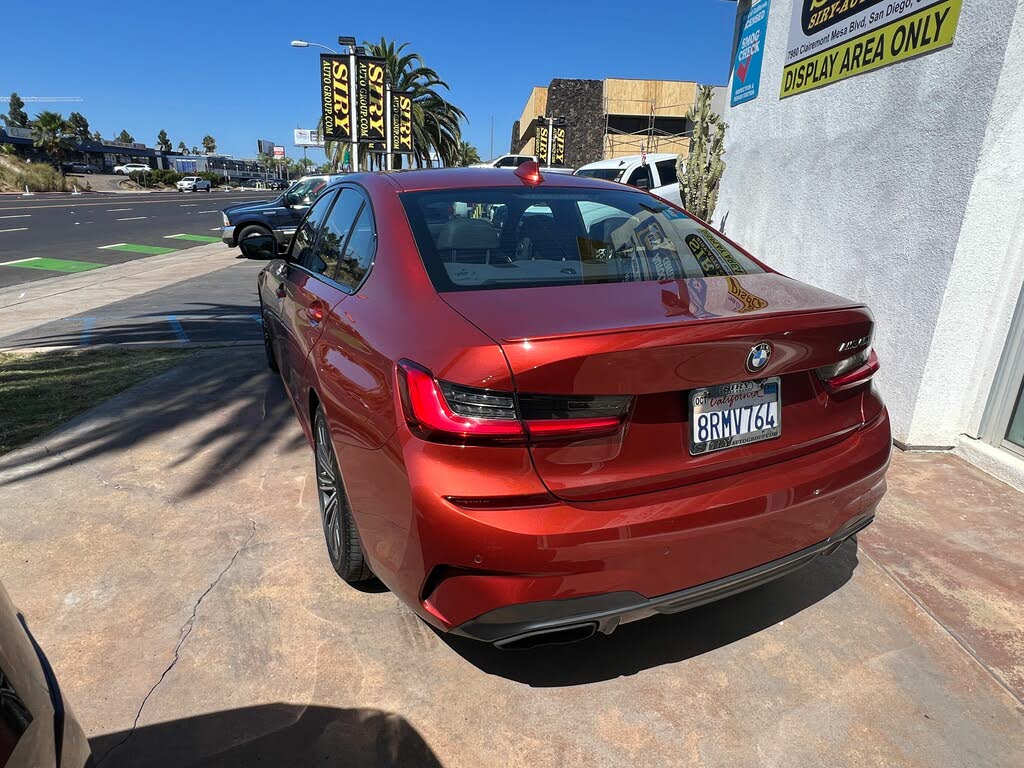 Vehicle image 9 of 21
