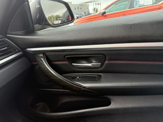 Vehicle image 32 of 36
