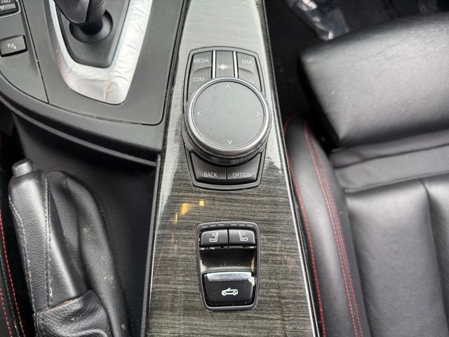 Vehicle image 22 of 36